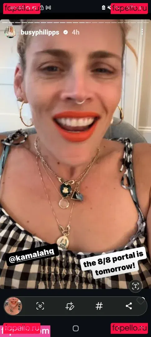 Busy Philipps Onlyfans Photo Gallery 