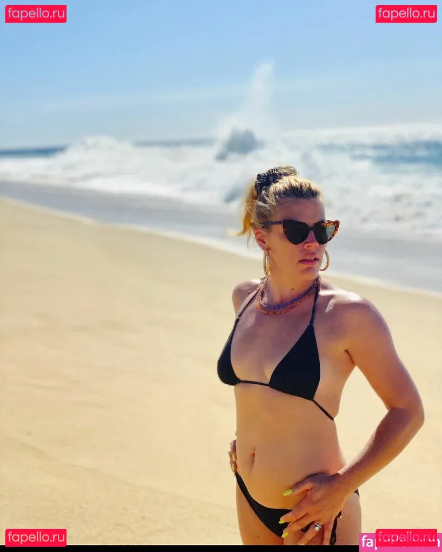 Busy Philipps Onlyfans Photo Gallery 