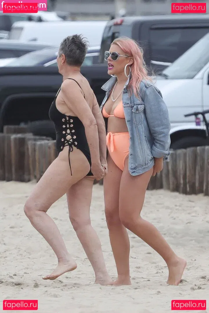 Busy Philipps Onlyfans Photo Gallery 