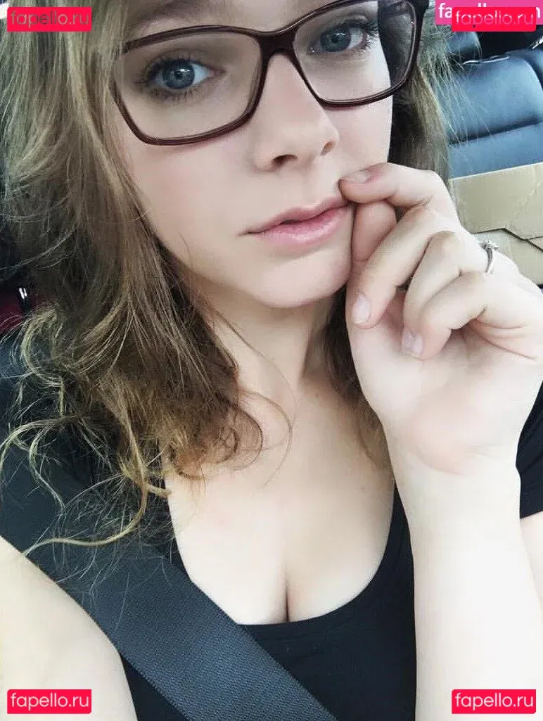 s.b.1994 Onlyfans Photo Gallery 