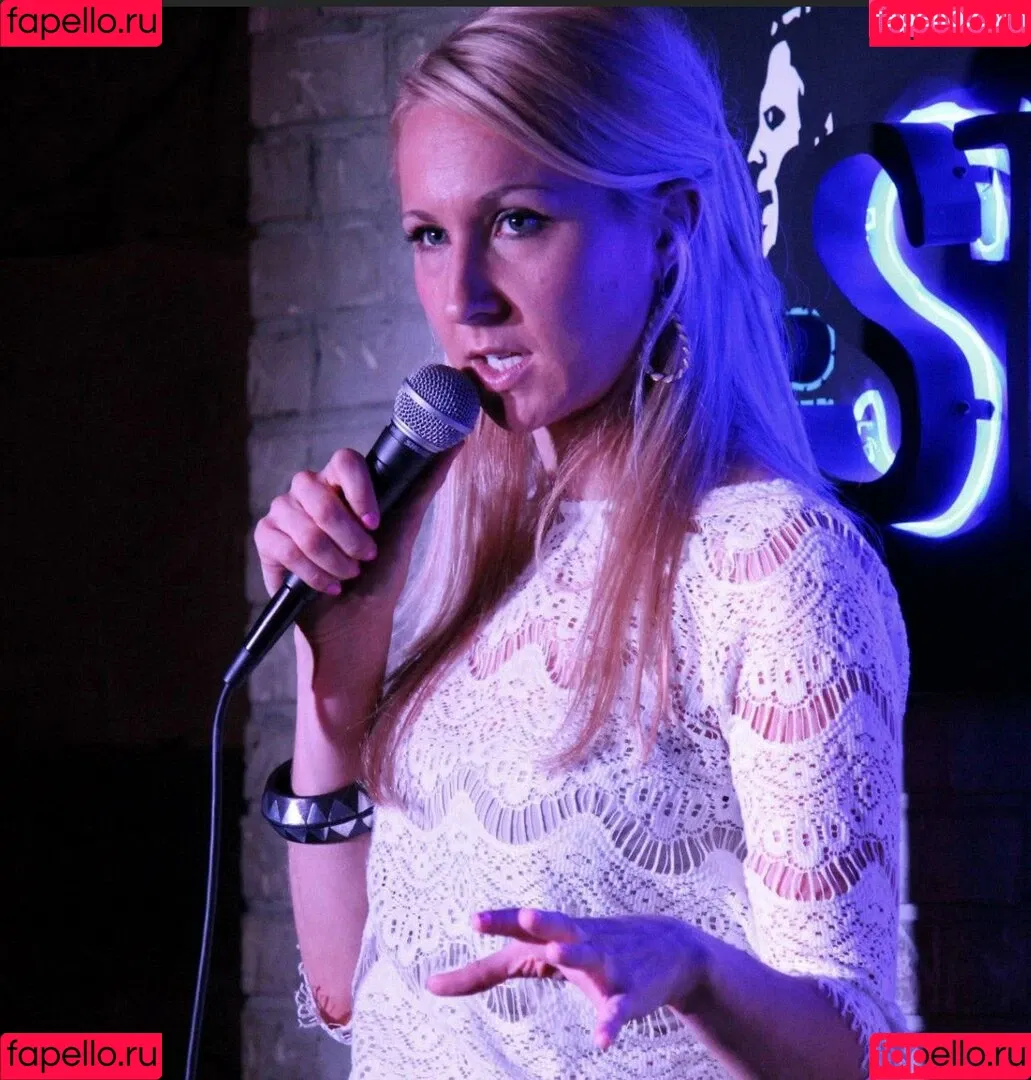 Nikki Glaser Onlyfans Photo Gallery 
