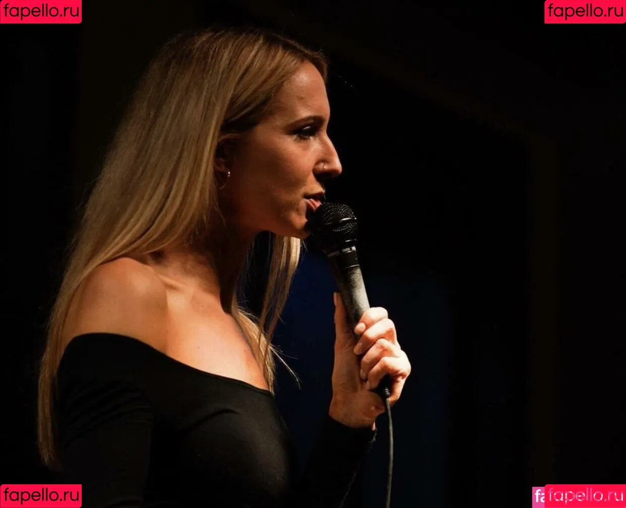 Nikki Glaser Onlyfans Photo Gallery 
