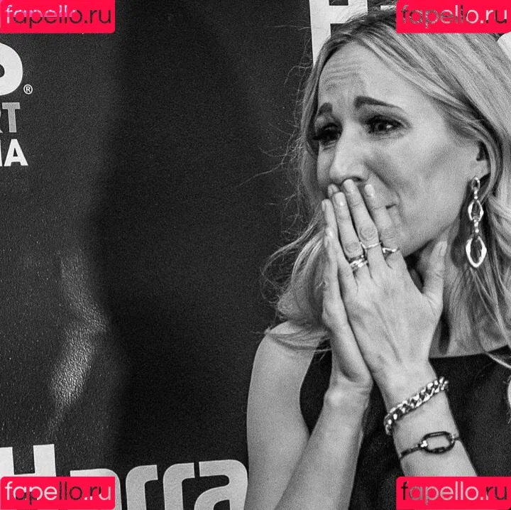 Nikki Glaser Onlyfans Photo Gallery 