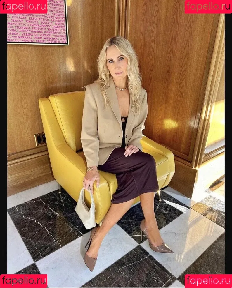 Nikki Glaser Onlyfans Photo Gallery 