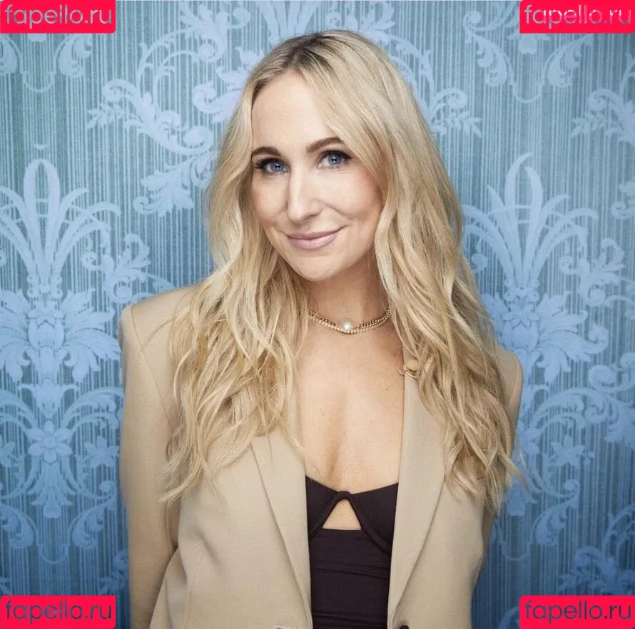 Nikki Glaser Onlyfans Photo Gallery 
