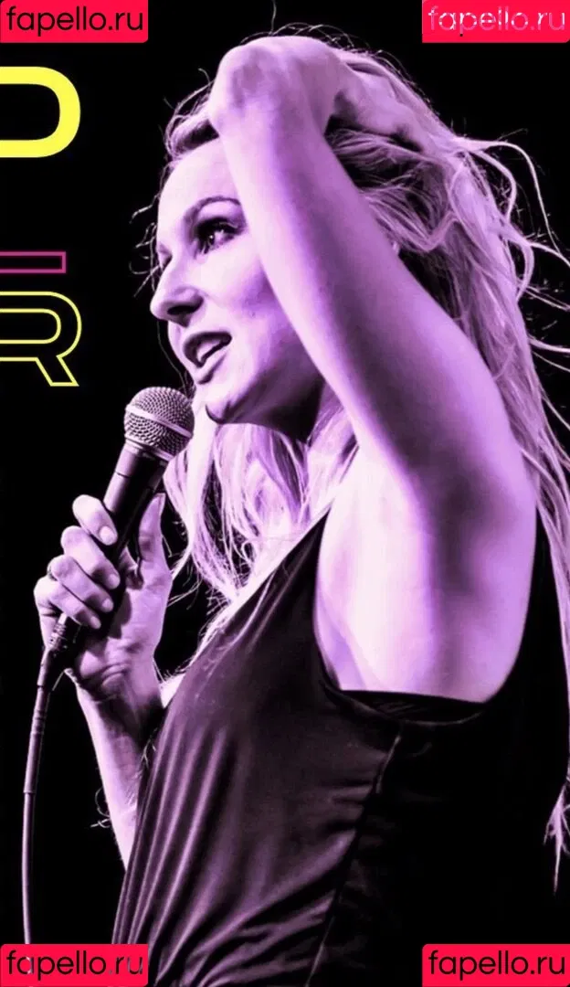 Nikki Glaser Onlyfans Photo Gallery 