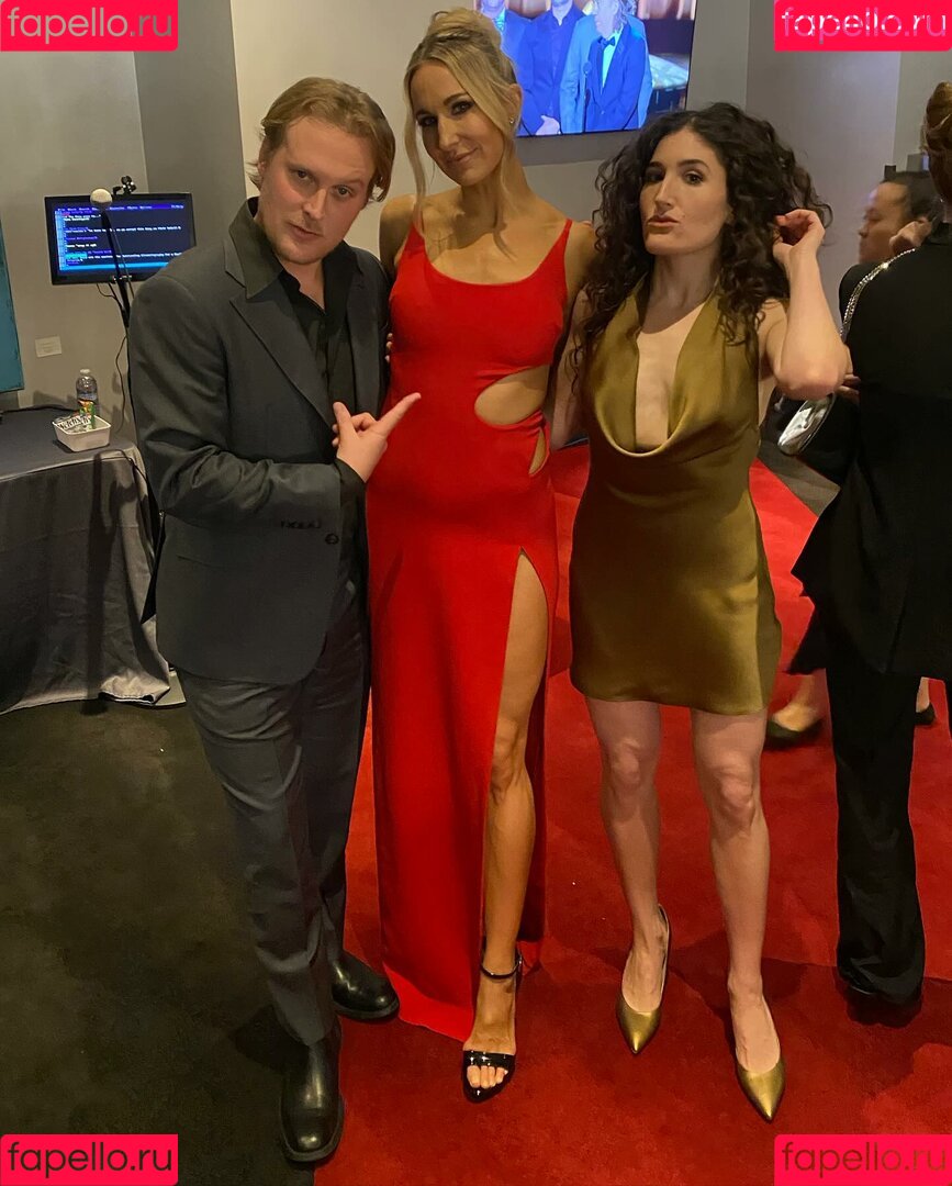 Nikki Glaser Onlyfans Photo Gallery 