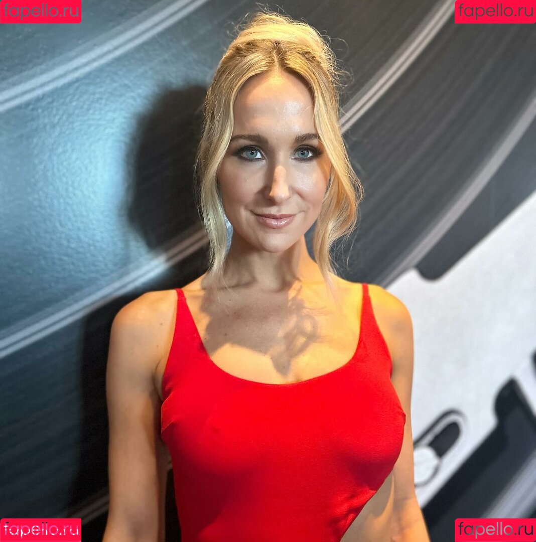 Nikki Glaser Onlyfans Photo Gallery 