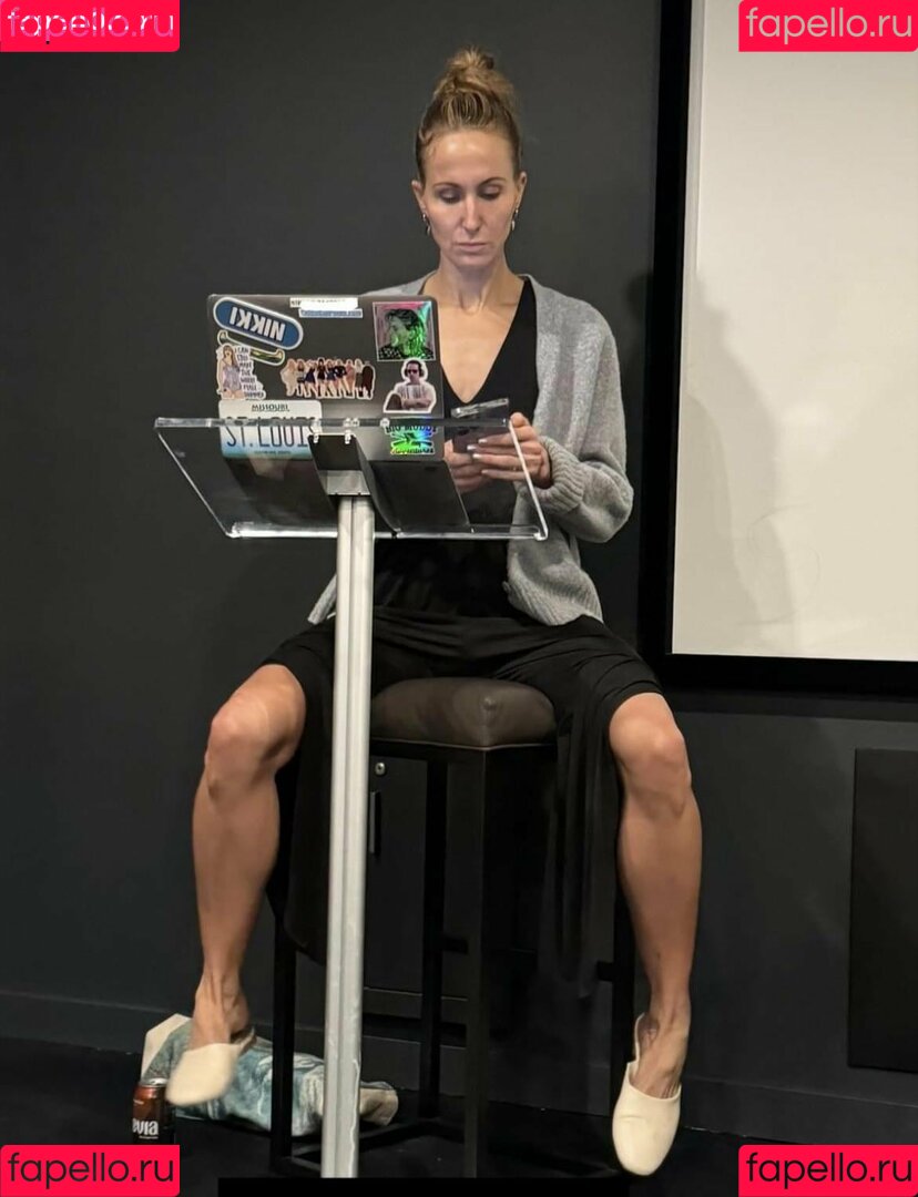 Nikki Glaser Onlyfans Photo Gallery 