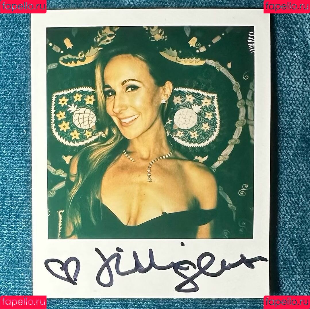 Nikki Glaser Onlyfans Photo Gallery 