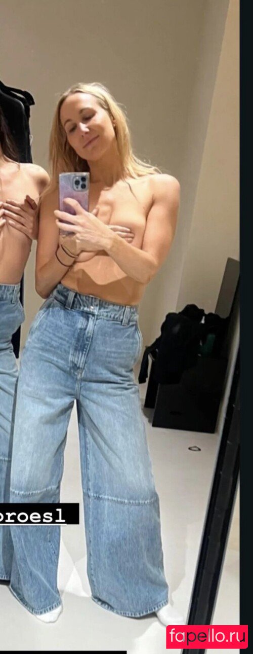 Nikki Glaser Onlyfans Photo Gallery 