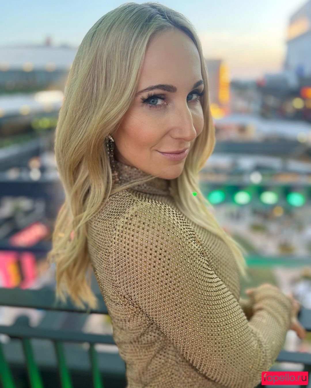 Nikki Glaser Onlyfans Photo Gallery 