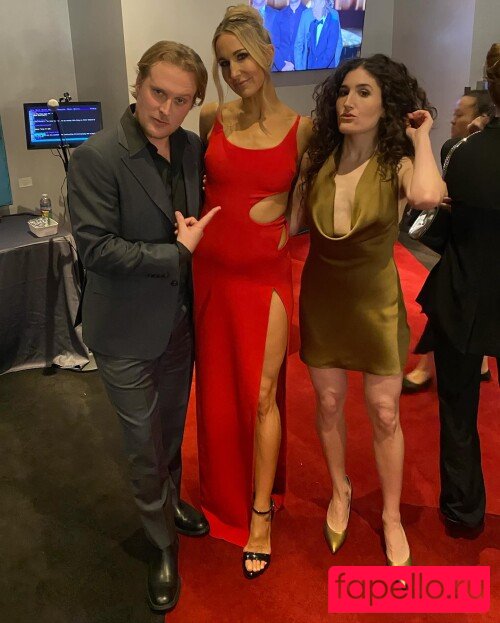 Nikki Glaser Onlyfans Photo Gallery 