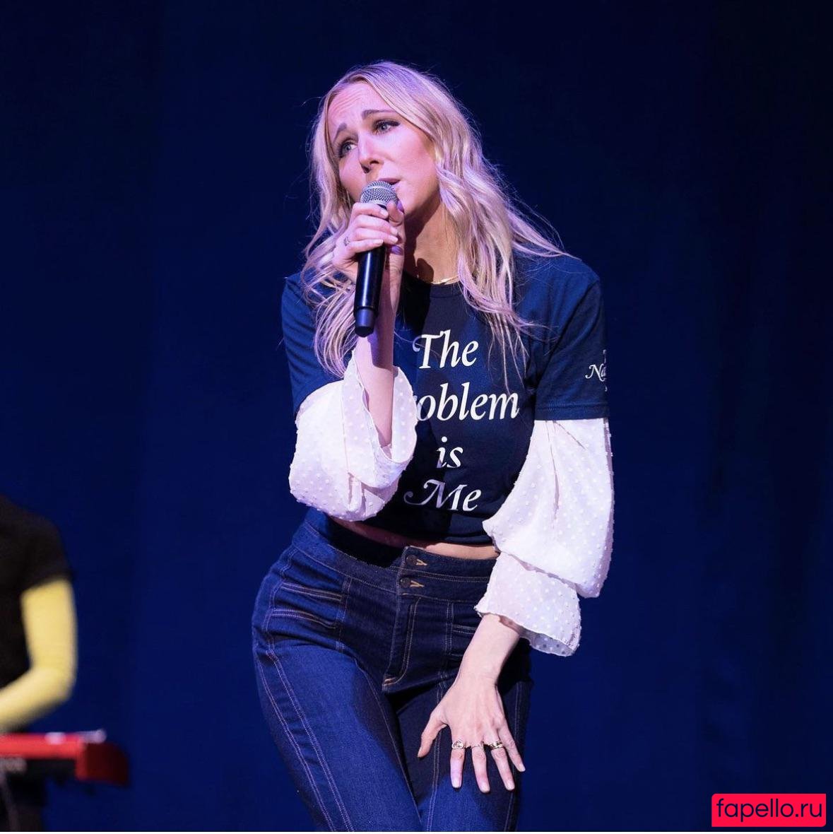 Nikki Glaser Onlyfans Photo Gallery 