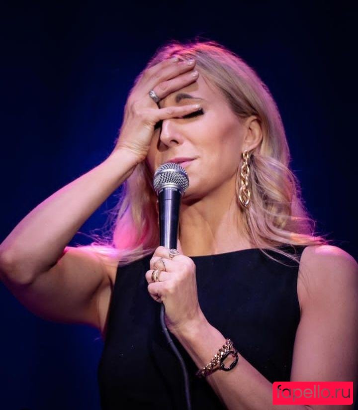 Nikki Glaser Onlyfans Photo Gallery 