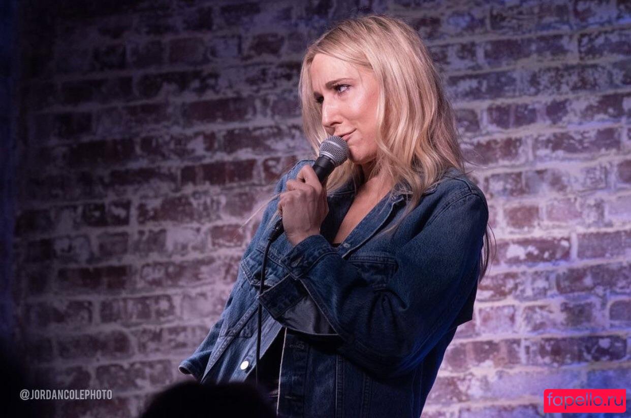 Nikki Glaser Onlyfans Photo Gallery 