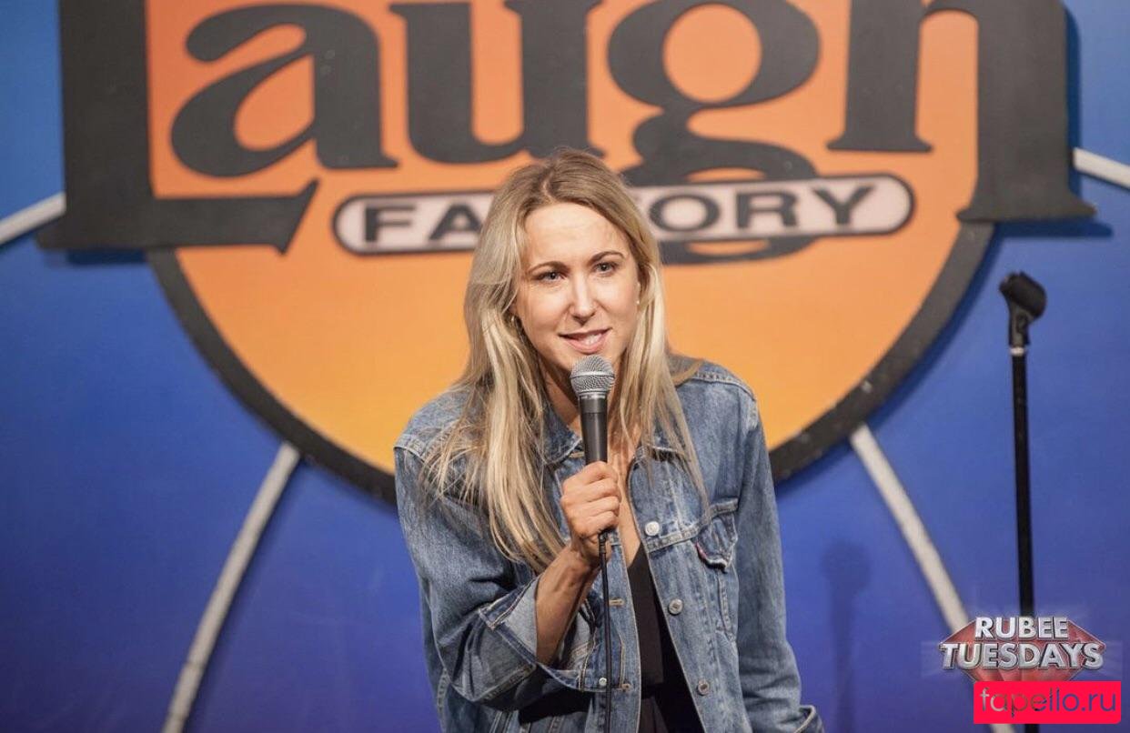 Nikki Glaser Onlyfans Photo Gallery 