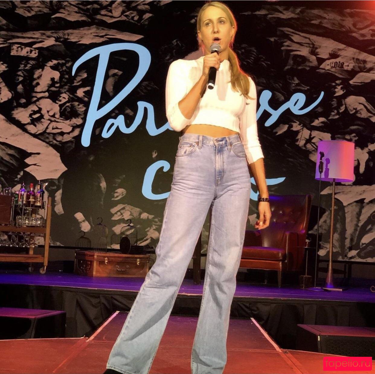 Nikki Glaser Onlyfans Photo Gallery 