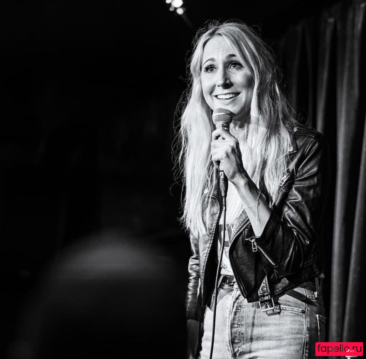 Nikki Glaser Onlyfans Photo Gallery 