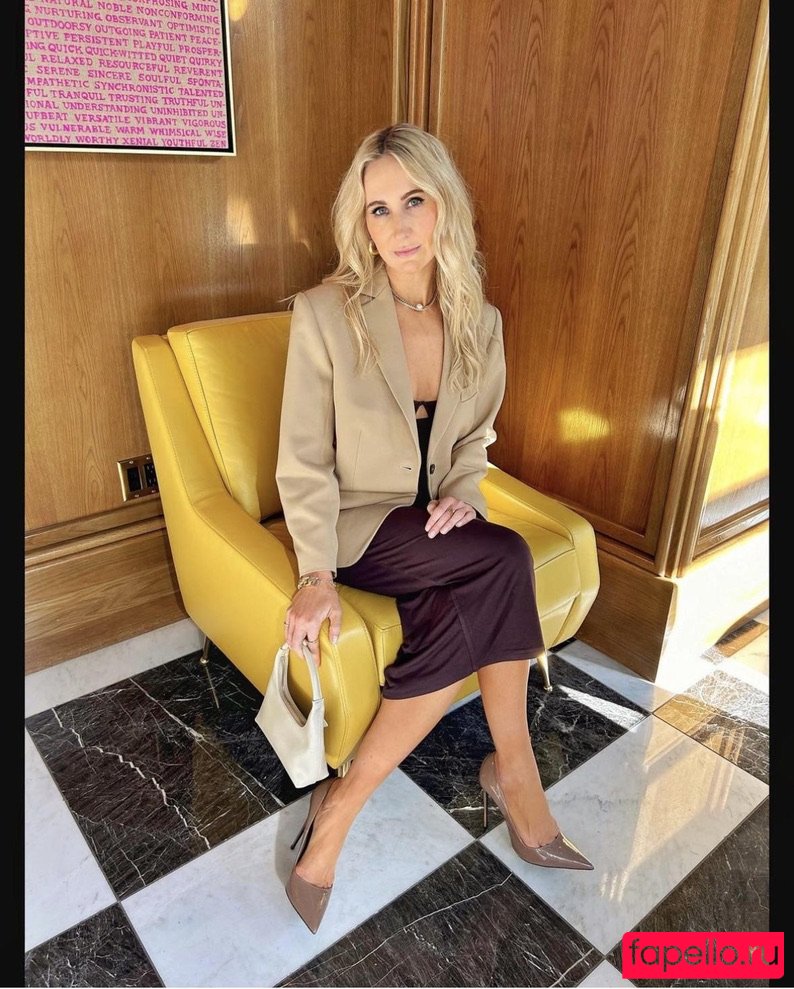 Nikki Glaser Onlyfans Photo Gallery 