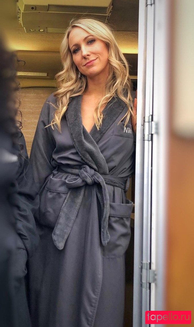 Nikki Glaser Onlyfans Photo Gallery 