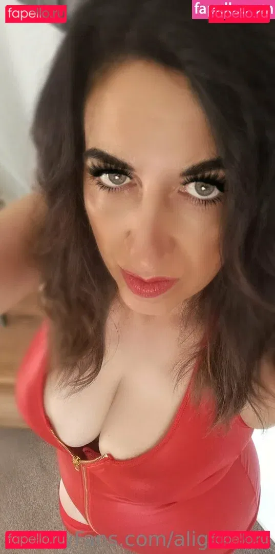 alig44444 Onlyfans Photo Gallery 