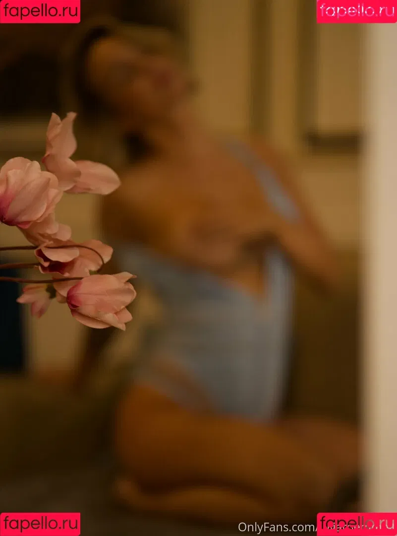 Juliaroemmelt Onlyfans Photo Gallery 