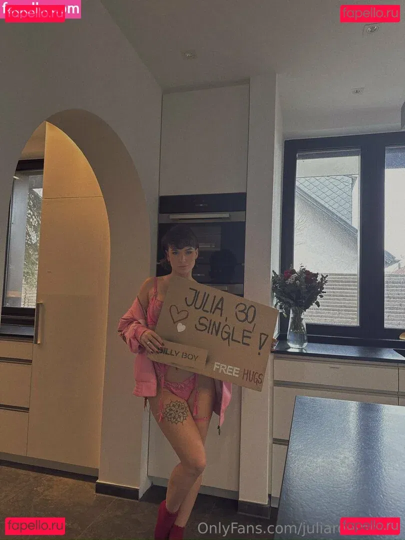 Juliaroemmelt Onlyfans Photo Gallery 