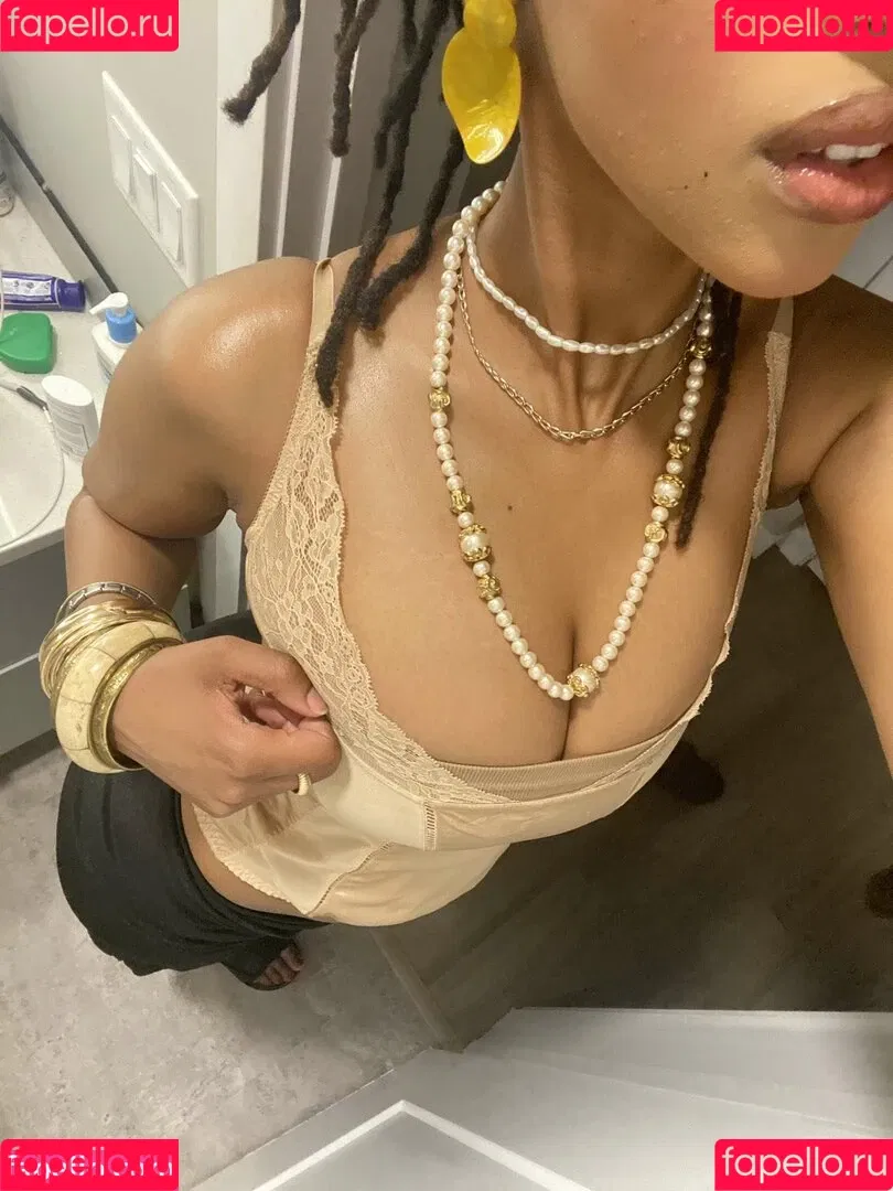 Solaya Ismail Onlyfans Photo Gallery 
