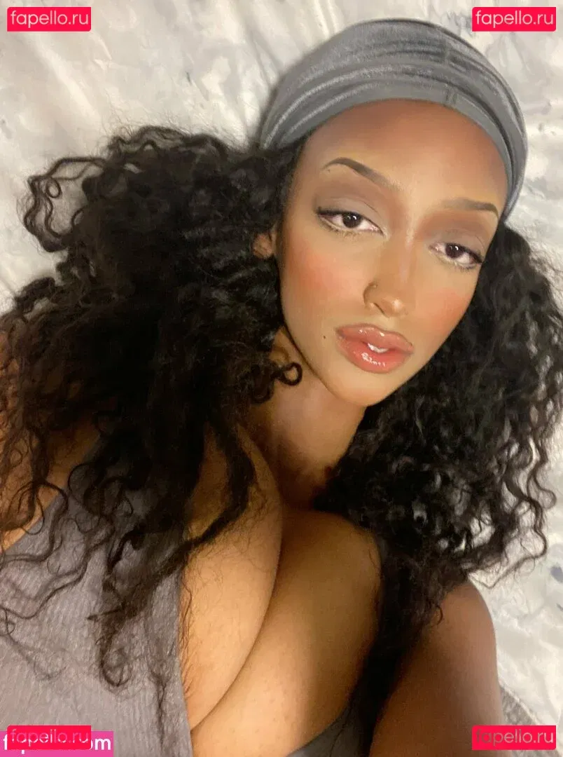 Solaya Ismail Onlyfans Photo Gallery 