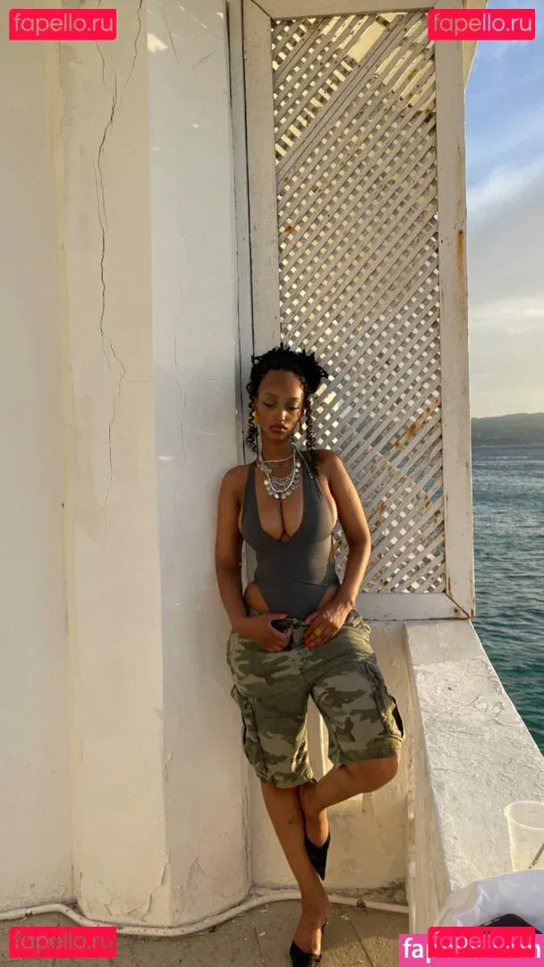 Solaya Ismail Onlyfans Photo Gallery 