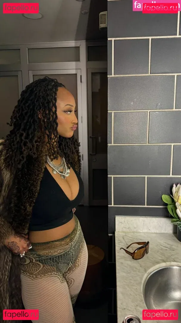 Solaya Ismail Onlyfans Photo Gallery 