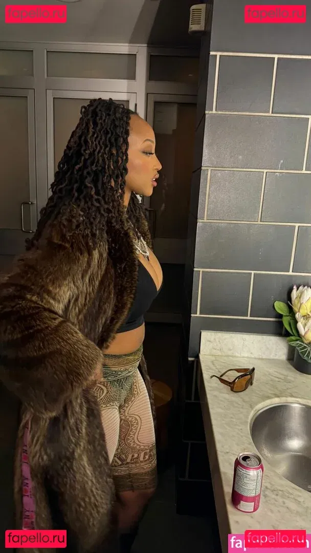 Solaya Ismail Onlyfans Photo Gallery 