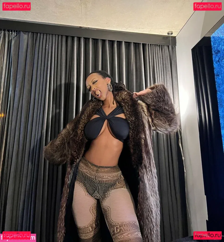 Solaya Ismail Onlyfans Photo Gallery 