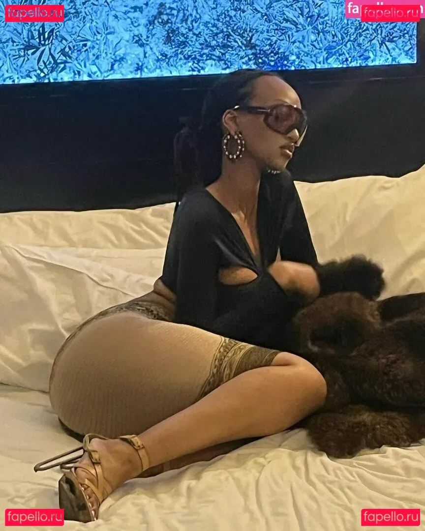 Solaya Ismail Onlyfans Photo Gallery 