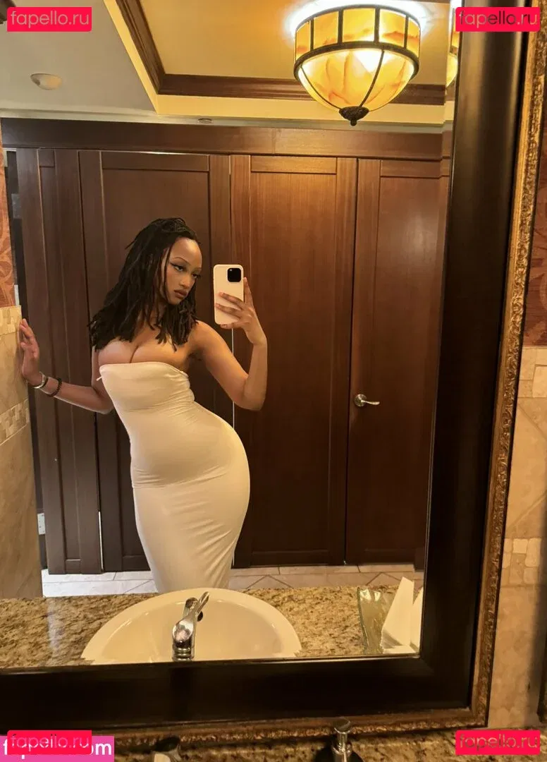 Solaya Ismail Onlyfans Photo Gallery 