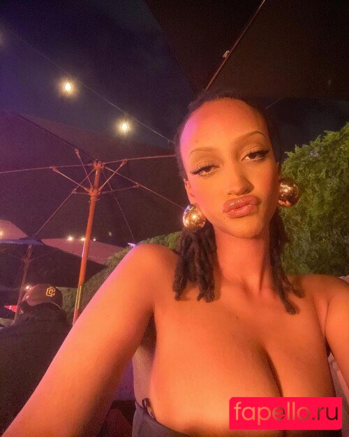 Solaya Ismail Onlyfans Photo Gallery 