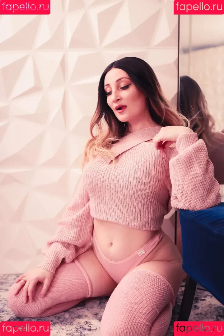hollytwolf Onlyfans Photo Gallery 