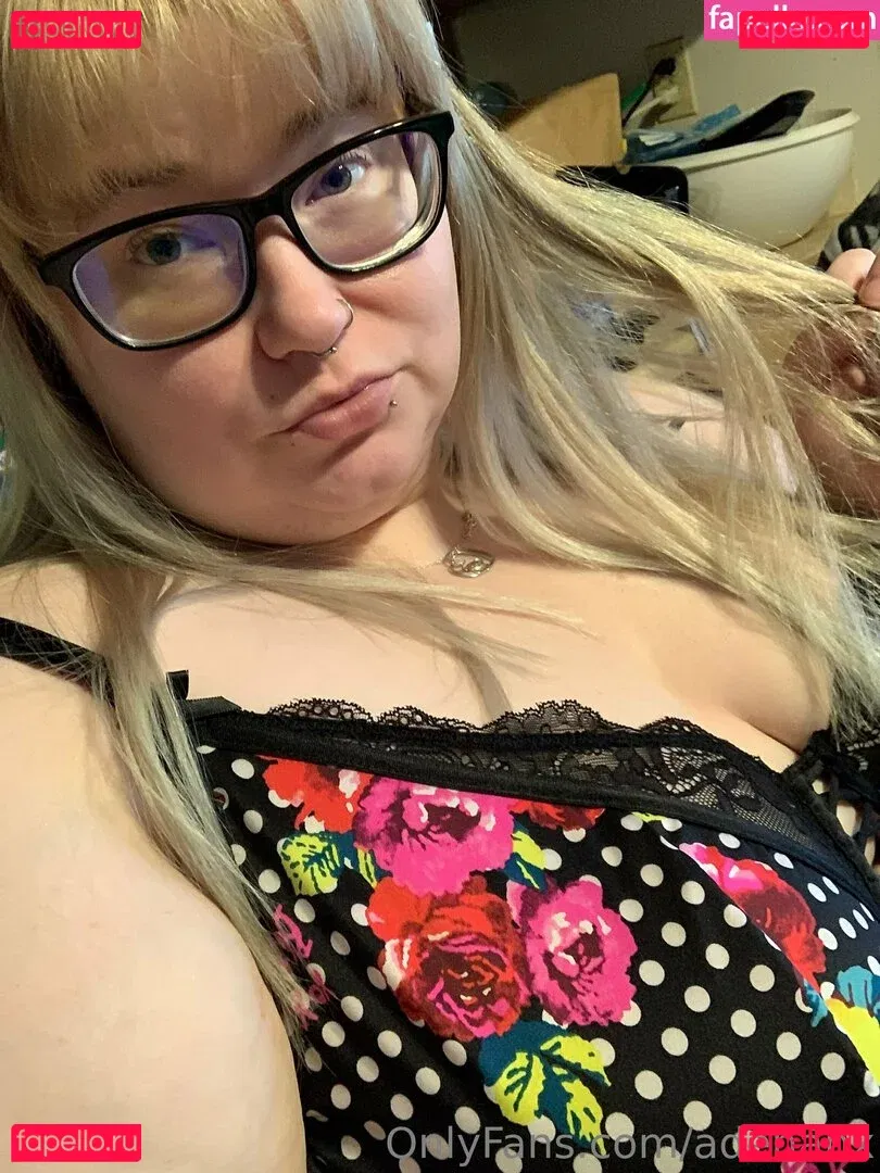 adenahx Onlyfans Photo Gallery 