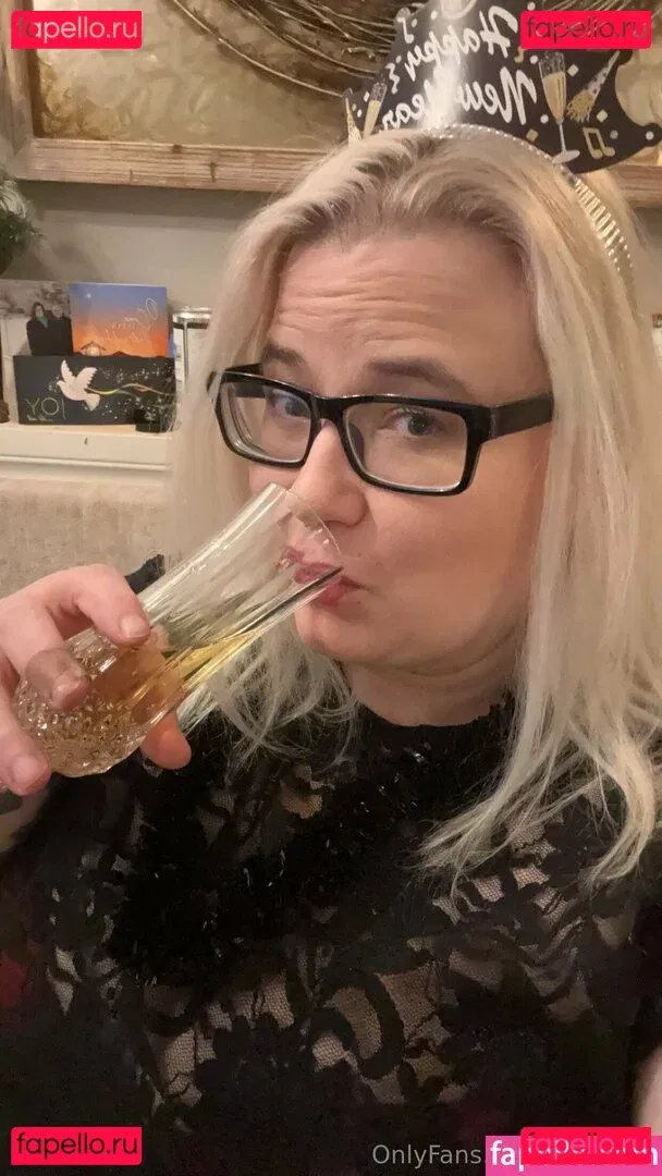 adenahx Onlyfans Photo Gallery 