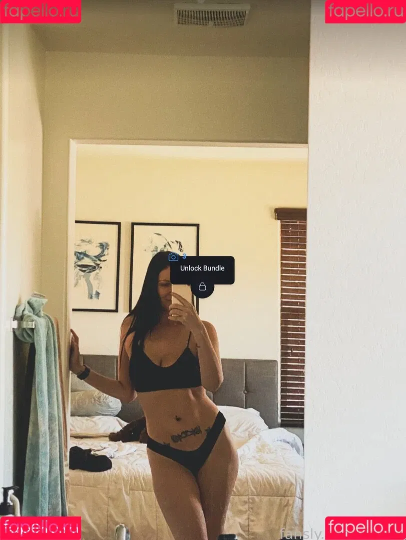 Jessica "Snaps" Bencomo Onlyfans Photo Gallery 
