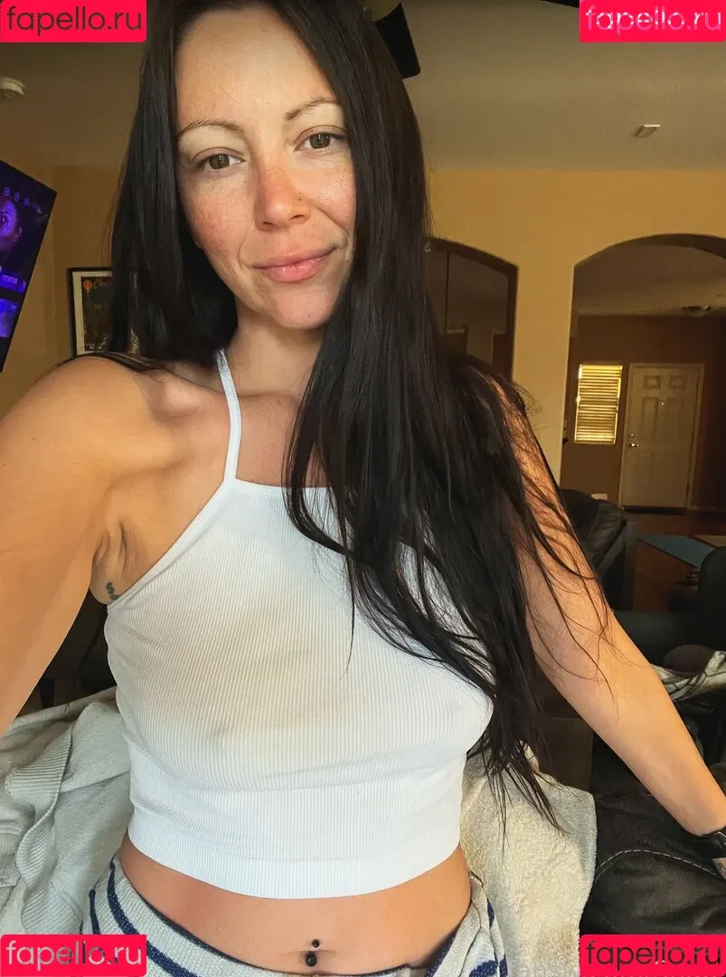 Jessica "Snaps" Bencomo Onlyfans Photo Gallery 