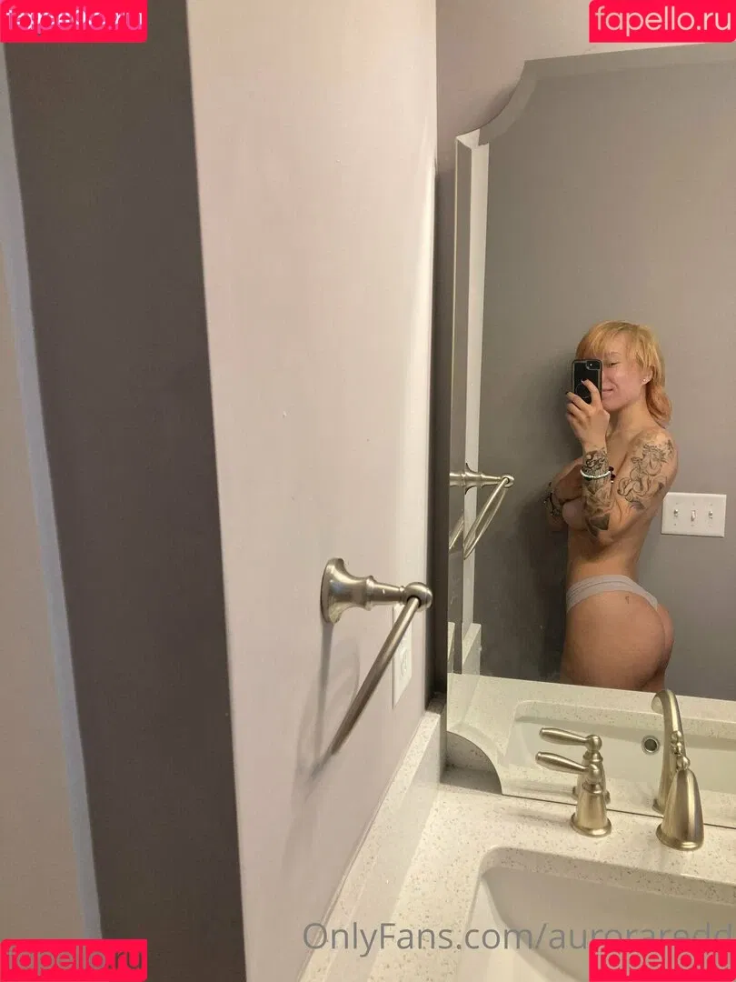 auroraredd Onlyfans Photo Gallery 