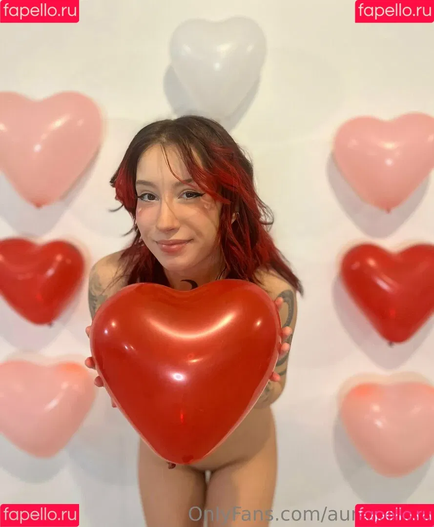 auroraredd Onlyfans Photo Gallery 