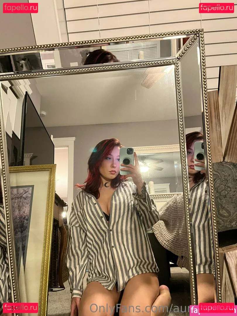auroraredd Onlyfans Photo Gallery 
