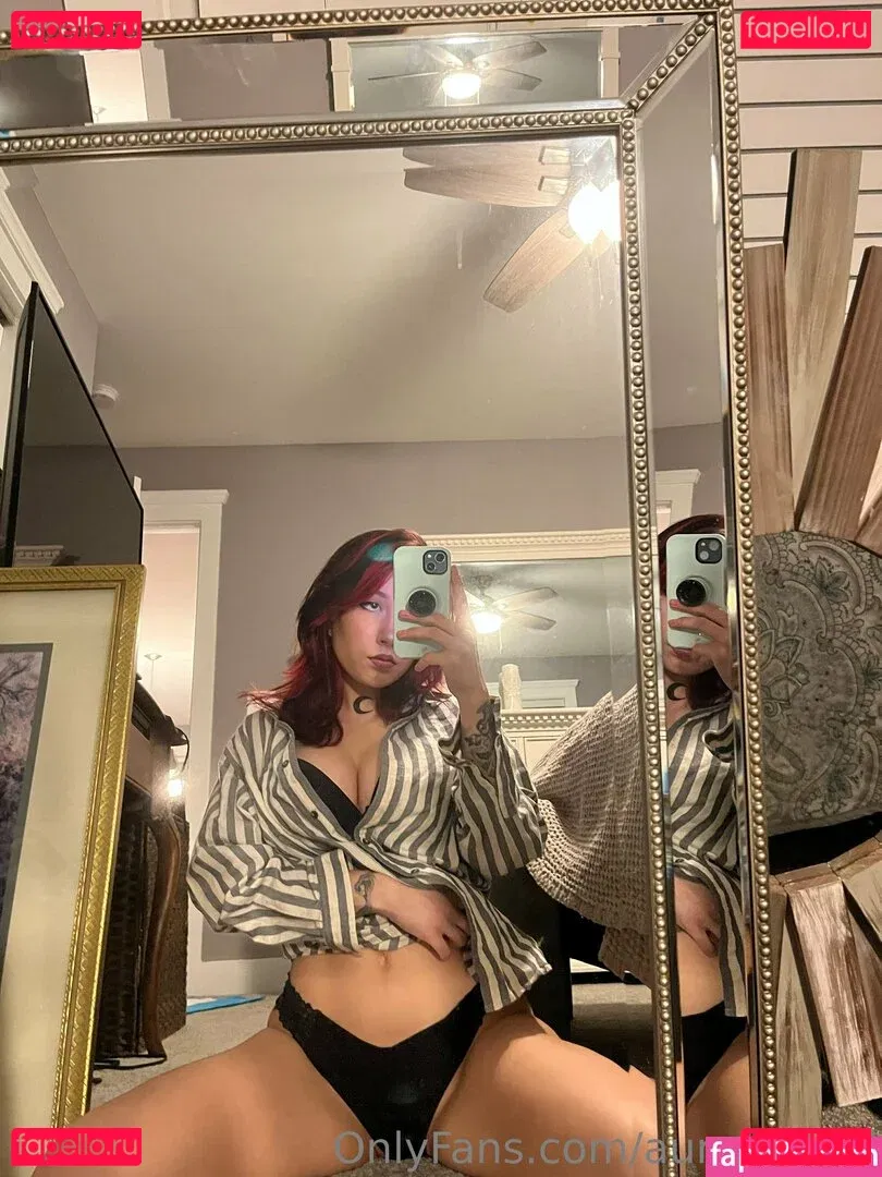 auroraredd Onlyfans Photo Gallery 