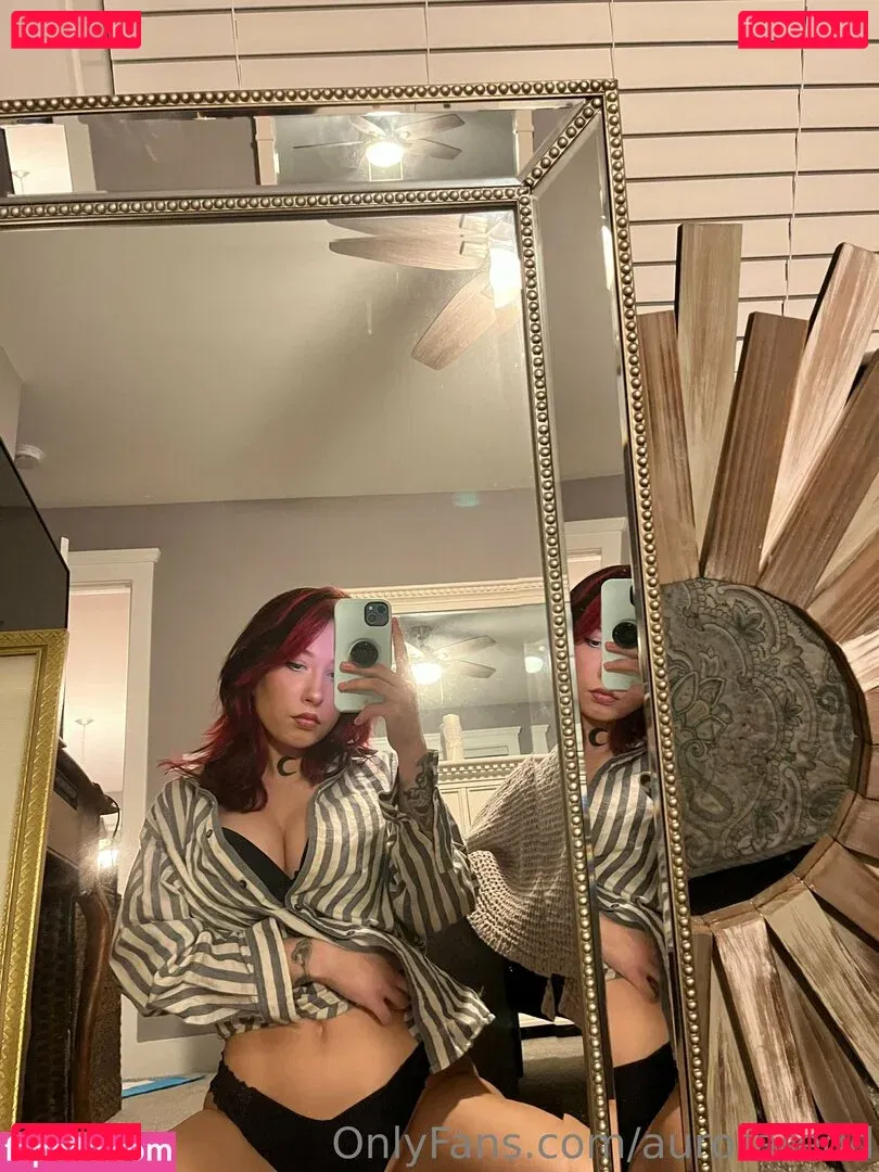 auroraredd Onlyfans Photo Gallery 