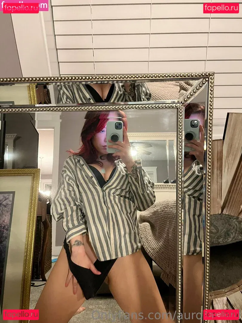 auroraredd Onlyfans Photo Gallery 