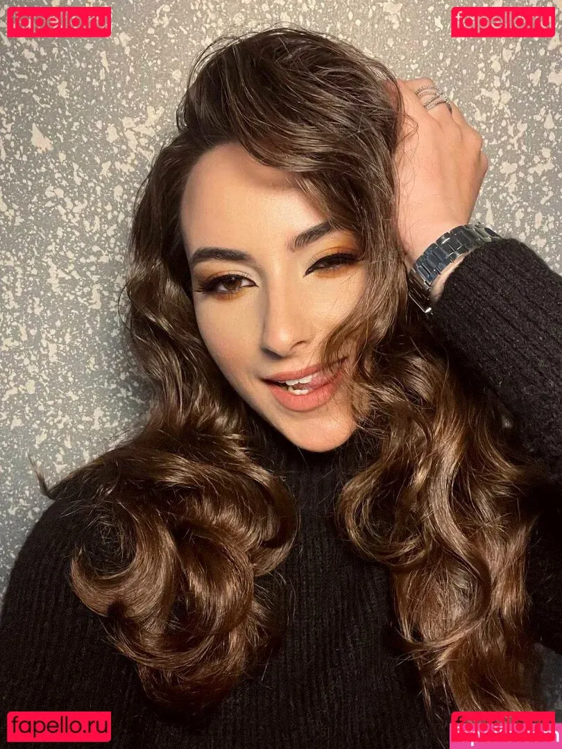 NaughtyCola Onlyfans Photo Gallery 