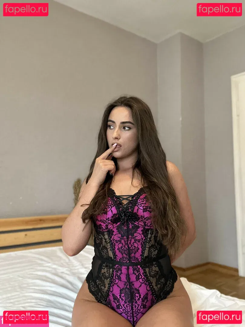 NaughtyCola Onlyfans Photo Gallery 